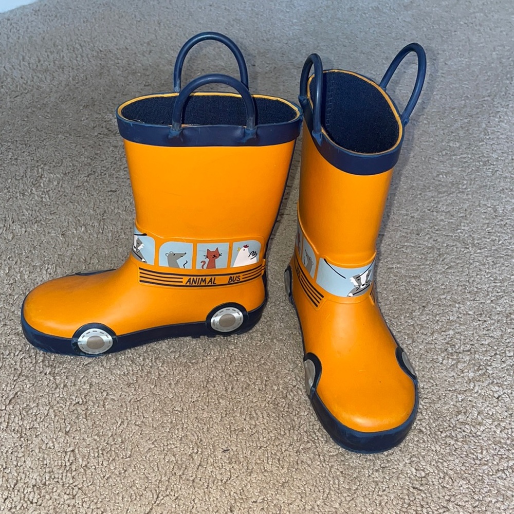 Cat & Jack orange/navy blue “animal bus” rain boots size little kids 10
